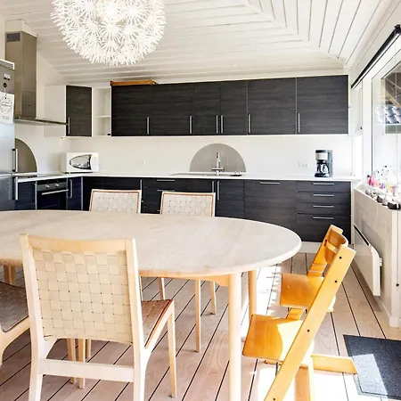 3 In In בית נופש *